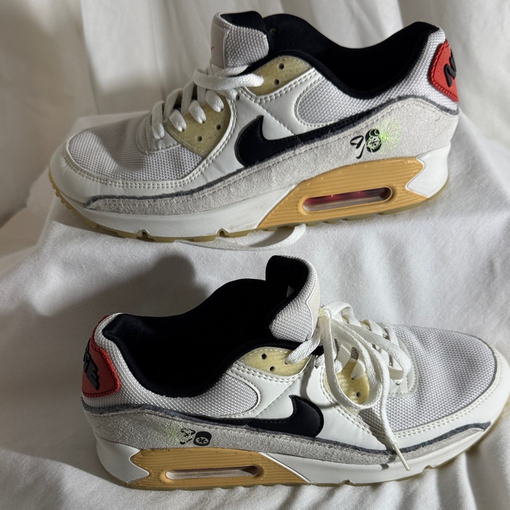 Nike White and Black Air Max Sneakers